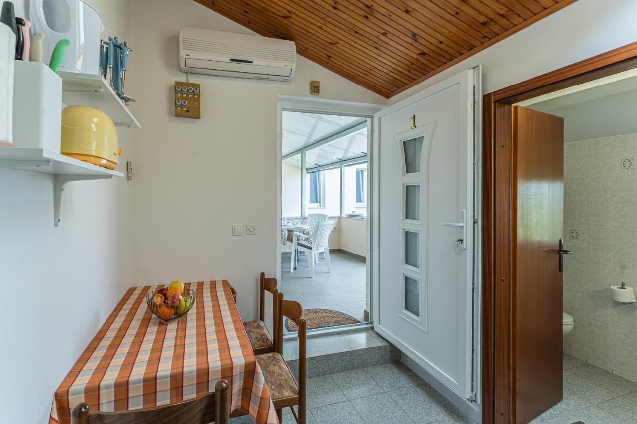 Apartmani Mirela Banjole Exterior foto