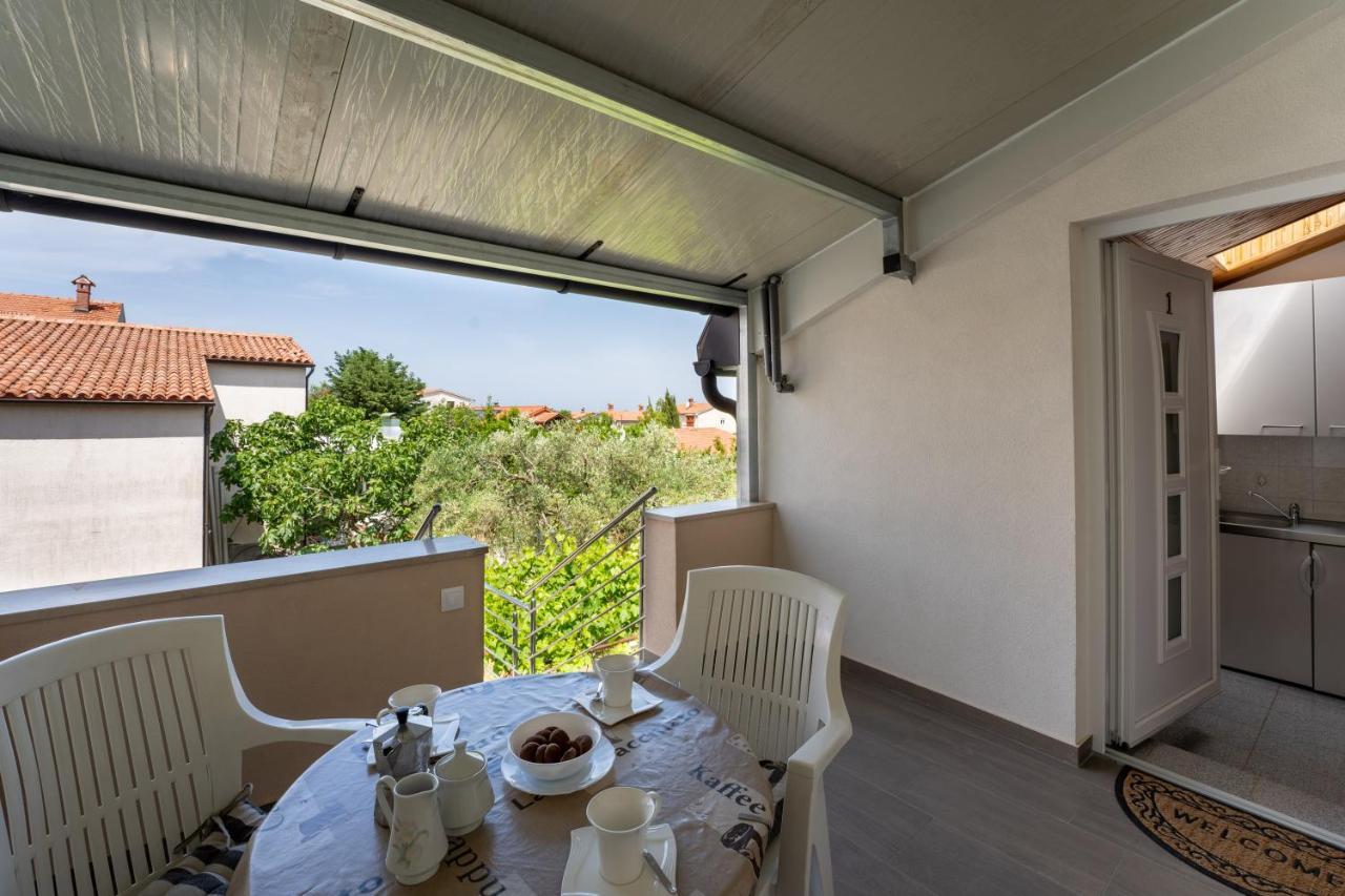 Apartmani Mirela Banjole Exterior foto