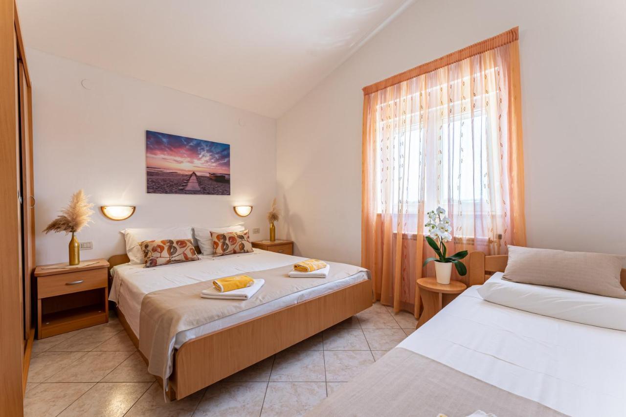 Apartmani Mirela Banjole Exterior foto