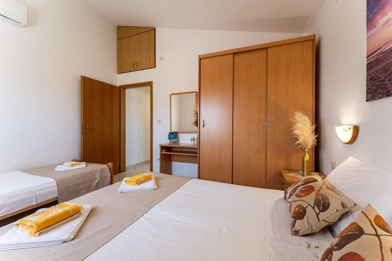 Apartmani Mirela Banjole Exterior foto