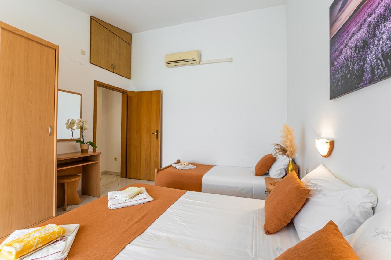 Apartmani Mirela Banjole Exterior foto