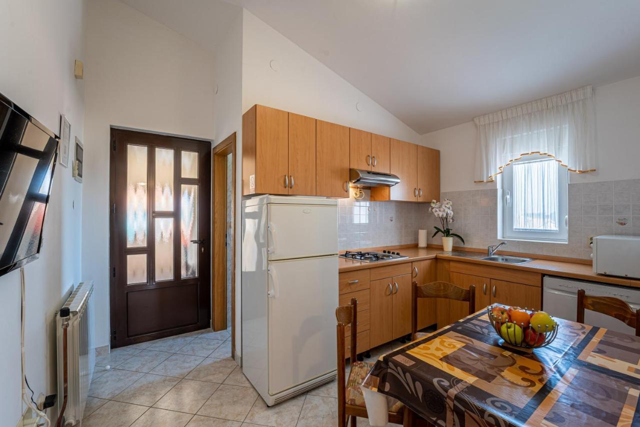 Apartmani Mirela Banjole Exterior foto